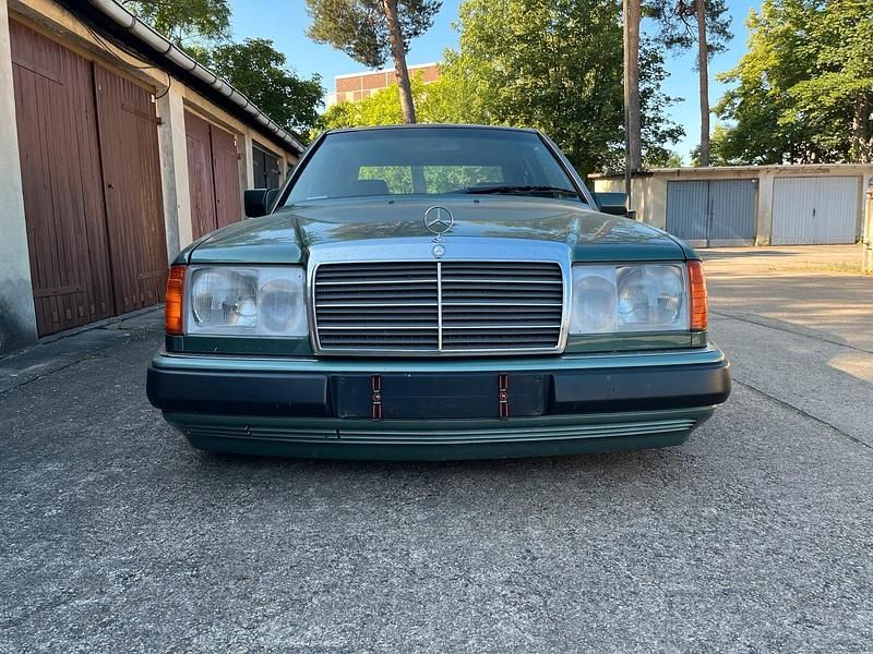Usata Mercedes E400 1992 Verde Berlina