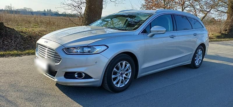 Gebraucht Ford Mondeo Titanium 150 PS (110 kW) 2015 Grau Kombi