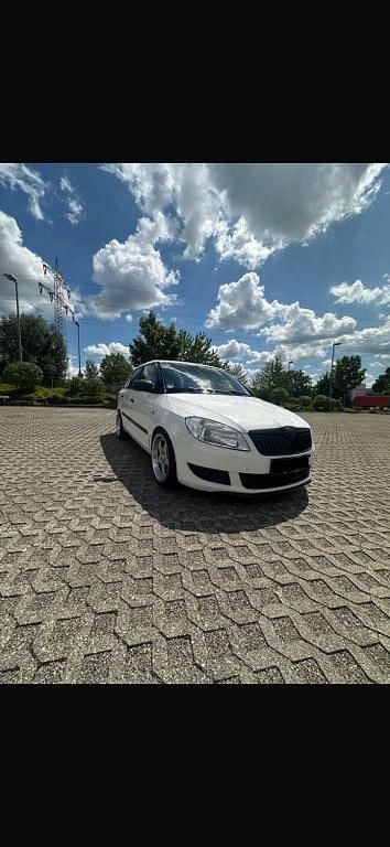 Gebraucht Skoda Fabia 75 PS (55 kW) 2010 Weiß Kleinwagen