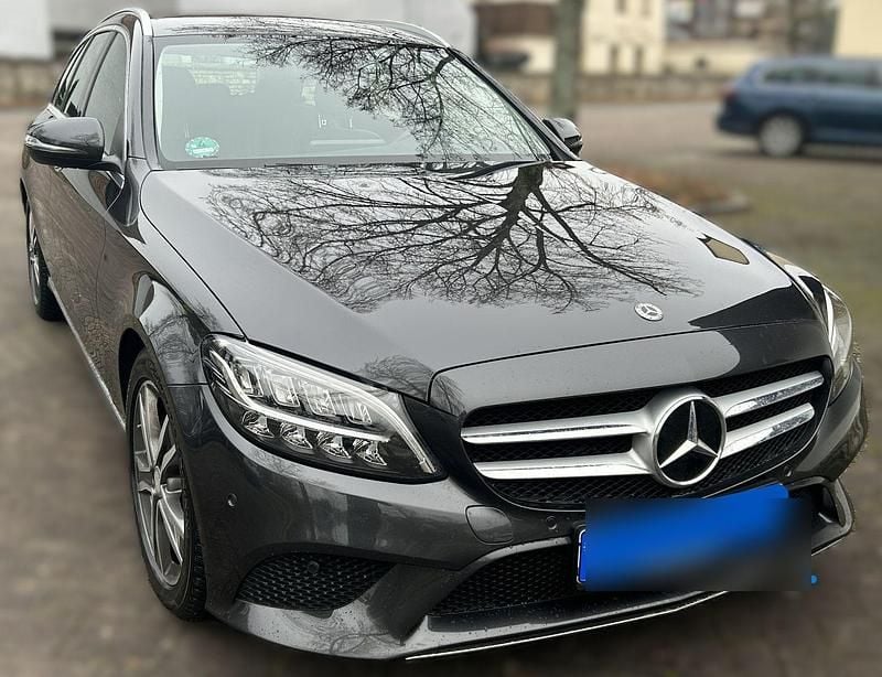Gebraucht Mercedes C220 Avantgarde 194 PS (142 kW) 2020 Grau Kombi