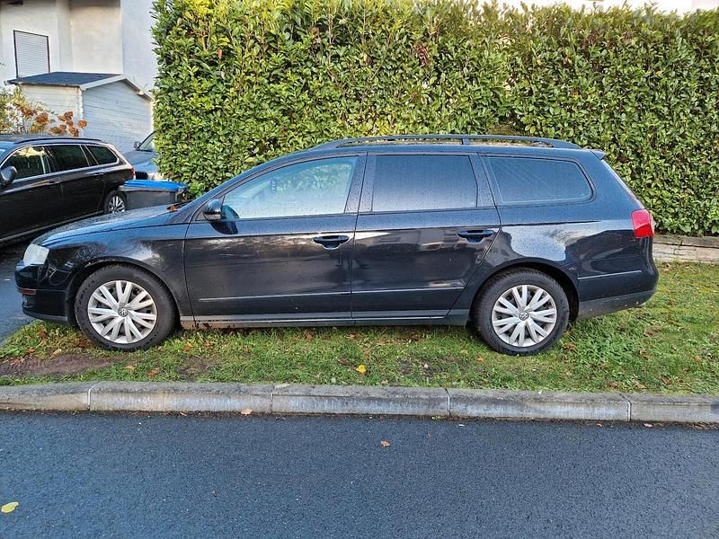 Schwarz Gebraucht 2009 VW Passat Kombi | 3.500 € (Fairer Preis) - Bild 1/4