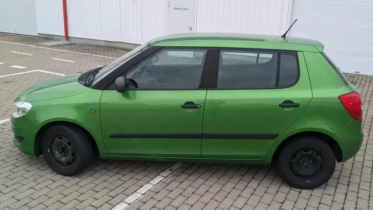 Gebraucht Skoda Fabia 85 PS (62 kW) 2012 Grün Kleinwagen