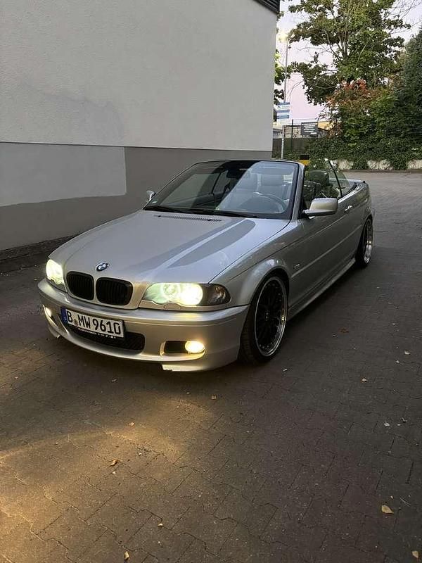 Grau Gebraucht 2002 BMW 330 Cabriolet Cabrio | 12.000 € (Guter Preis) - Bild 1/4