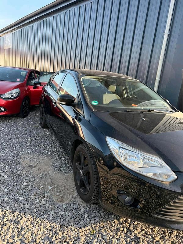 Usata Ford Focus 101 CV (74 kW) 2013 Nero Berlina