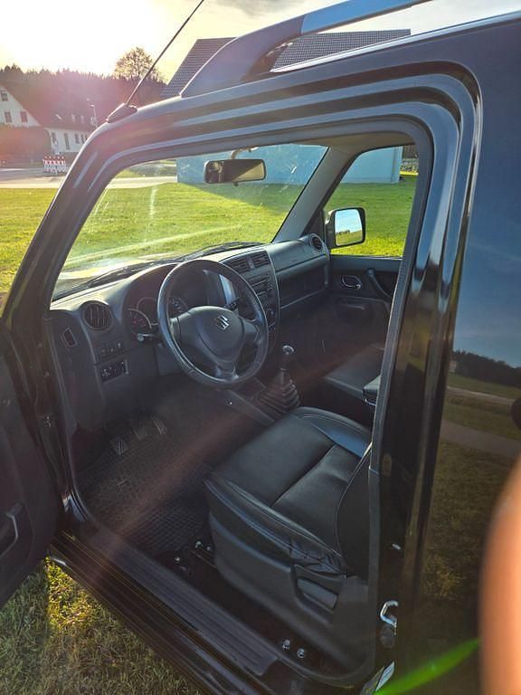 Braun Gebraucht 2015 Suzuki Jimny Style SUV | 13.500 € (Fairer Preis) - Bild 1/4