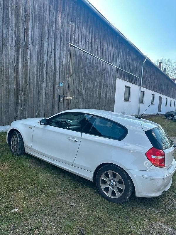 Gebraucht BMW 118 143 PS (105 kW) 2012 Weiß Kleinwagen