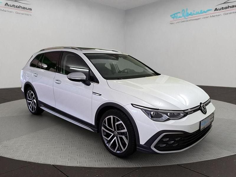 Gebraucht VW Golf Alltrack 200 PS (147 kW) 2021 Oryxweiß perleffekt, perleffekt Kombi