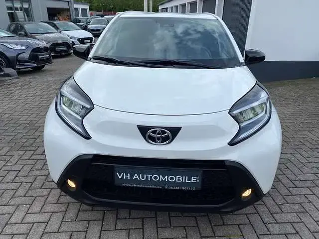 Gebraucht Toyota Aygo 72 PS (52 kW) 2026 040 schneeweiß Kleinwagen