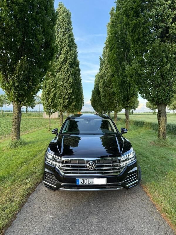 Schwarz Gebraucht 2018 VW Touareg SUV | 46.900 € - Bild 1/4