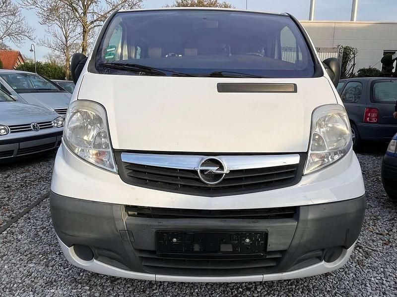Weiß Gebraucht 2007 Opel Vivaro Van / Kleinbus | 6.300 € (Fairer Preis) - Bild 1/4