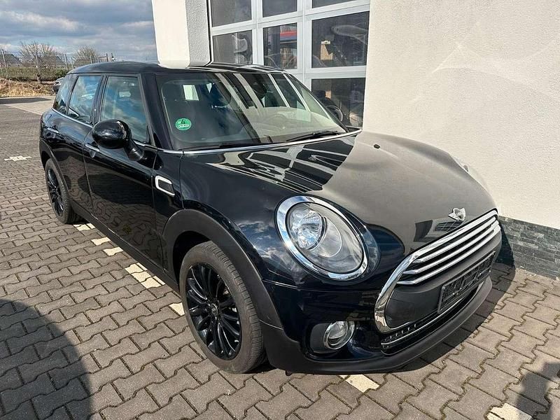 Midnight black metallic Gebraucht 2017 Mini One Clubman Pepper Kombi | 12.990 € (Fairer Preis) - Bild 1/4