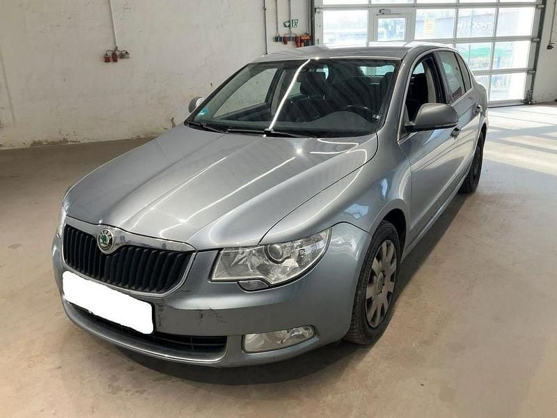 Grau Gebraucht 2013 Skoda Superb Exclusive Limousine | 3.600 € - Bild 1/4