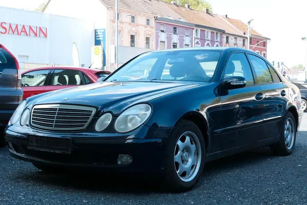 Gebraucht Mercedes E200 Elegance 163 PS (119 kW) 2004 Blau Limousine