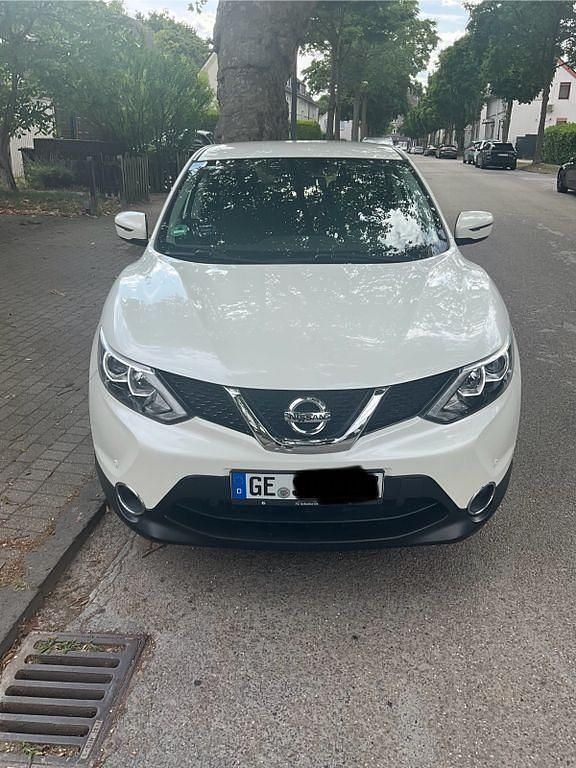 Weiß Gebraucht 2015 Nissan Qashqai Acenta SUV | 10.990 € (Guter Preis) - Bild 1/4