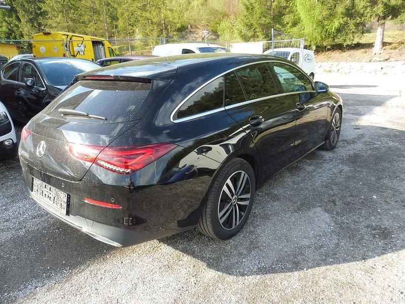 Gebraucht Mercedes CLA200 150 PS (110 kW) 2021 Schwarz Limousine