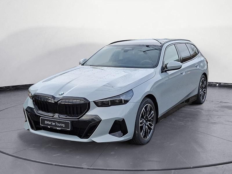 Gebraucht BMW 520 197 PS (144 kW) 2026 Grau Kombi