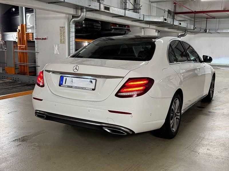 Gebraucht Mercedes E200 Avantgarde 150 PS (110 kW) 2018 Polarweiss Limousine