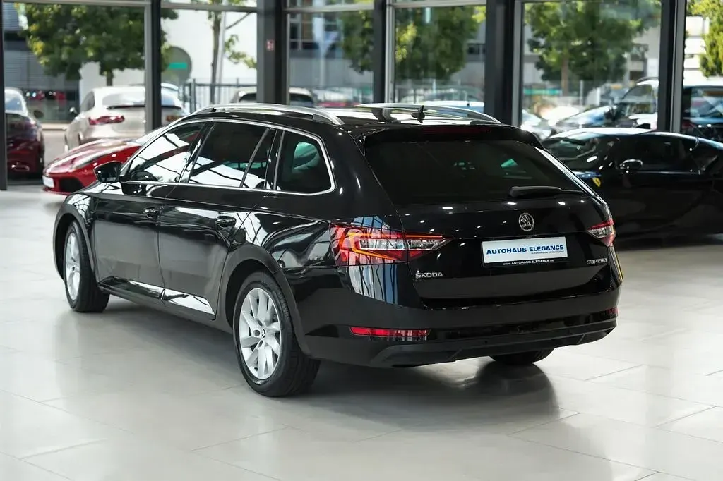 Gebraucht Skoda Superb Style 150 PS (110 kW) 2017 Schwarz Kombi