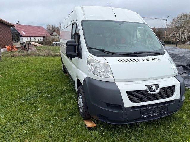 Gebraucht Peugeot Boxer Avantage 131 PS (96 kW) 2013 Weiß Van