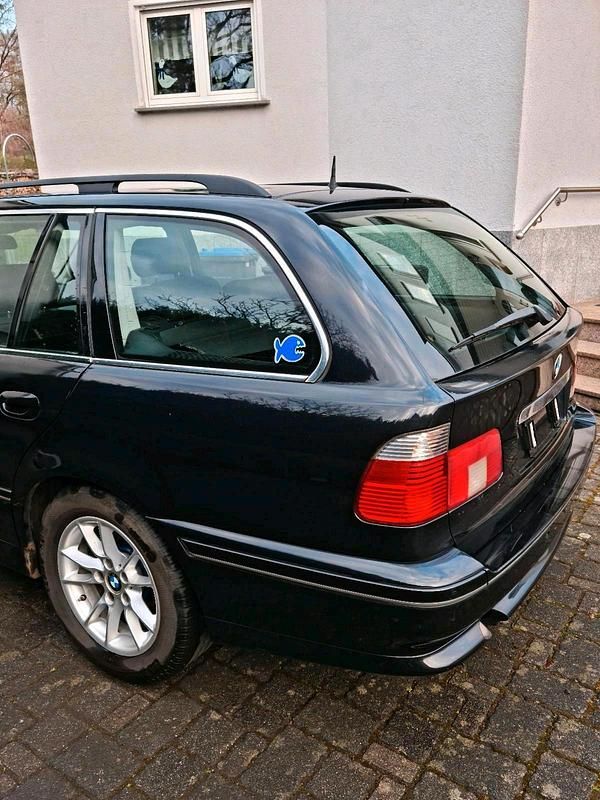 Gebraucht BMW 530 193 PS (141 kW) 2001 Schwarz Kombi