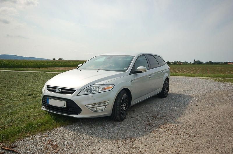 Gebraucht Ford Mondeo Trend 116 PS (85 kW) 2012 Silber Kombi
