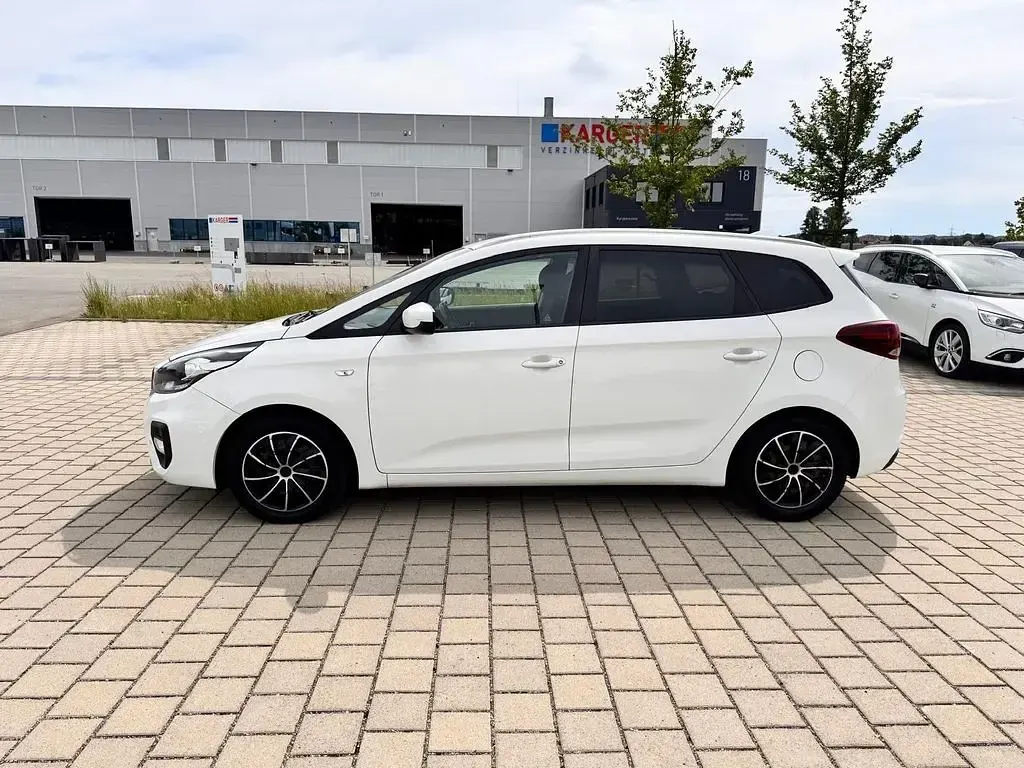 Gebraucht Kia Carens Vision 165 PS (121 kW) 2018 Weiß Van / Kleinbus