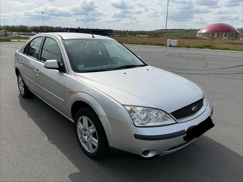 Gebraucht Ford Mondeo 110 PS (80 kW) 2001 Silber Limousine