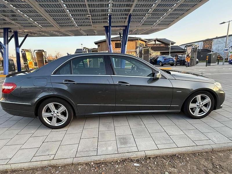 Gebraucht Mercedes E350 Avantgarde 231 PS (169 kW) 2010 Limousine