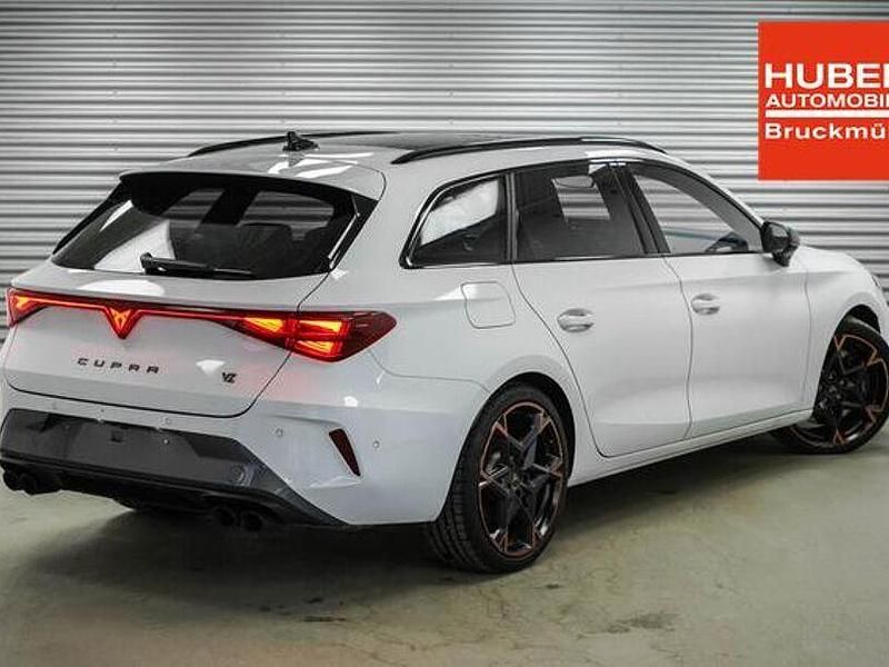 Gebraucht Cupra Leon VZ 333 PS (244 kW) 2025 Glacial white metallic (2y) Kombi