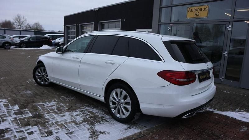 Gebraucht Mercedes C200 Exclusive 184 PS (135 kW) 2018 Weiß Kombi