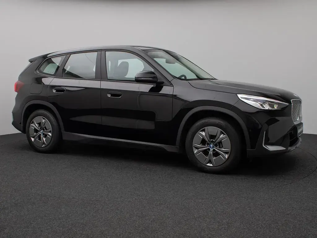 Używany BMW iX1 Performance 230 kW (313 KM) 2024 Czarny SUV