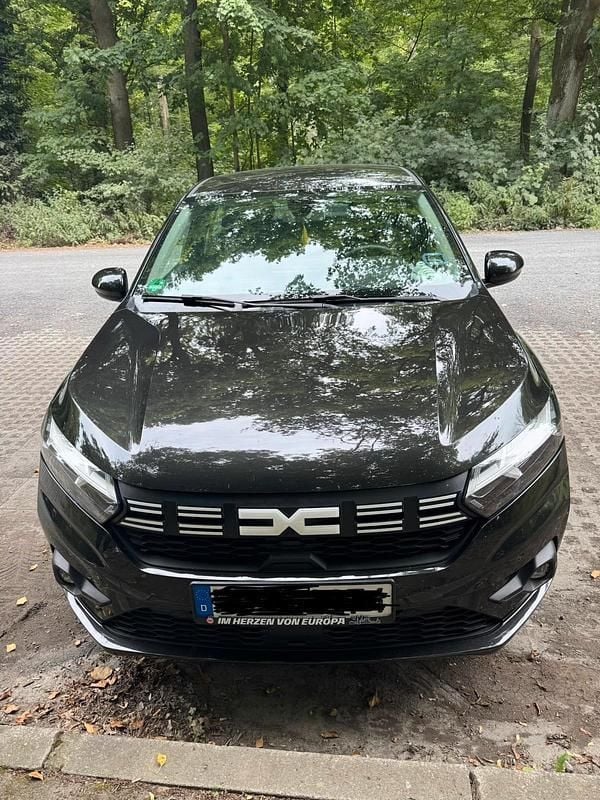 Schwarz Gebraucht 2024 Dacia Logan Limousine | 17.000 € (Fairer Preis) - Bild 1/4