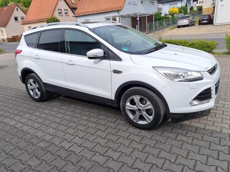 Weiß Gebraucht 2015 Ford Kuga SUV | 10.750 € (Guter Preis) - Bild 1/4