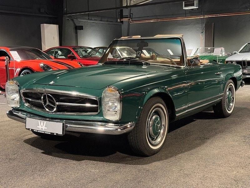 Second-hand Mercedes 230 150 CP (110 kW) 1966 Verde Cabrio