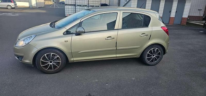 Gebraucht Opel Corsa 80 PS (58 kW) 2007 Champagner silber m2 Kleinwagen