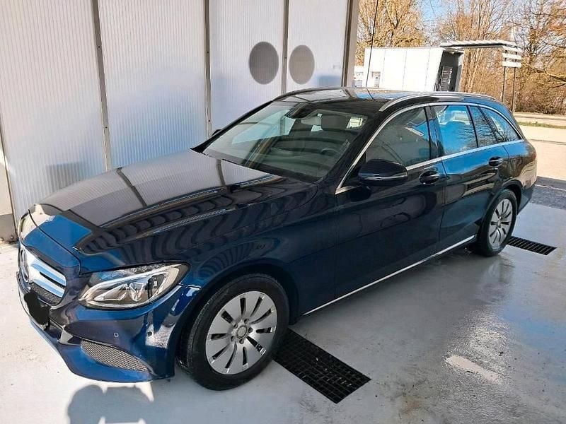 Gebraucht Mercedes C180 156 PS (114 kW) 2016 Blau Kombi