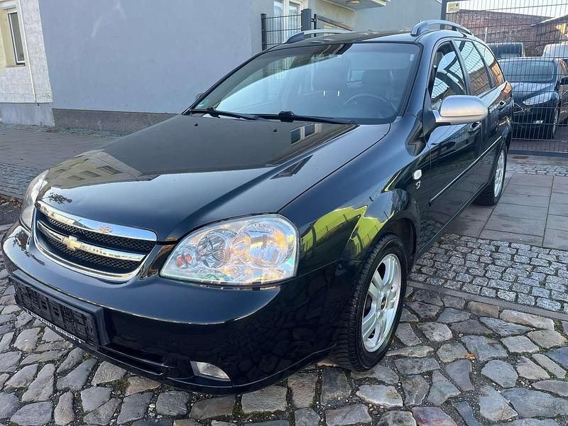 Pearl black (mica) Gebraucht 2009 Chevrolet Nubira SE Kombi | 2.100 € (Fairer Preis) - Bild 1/4