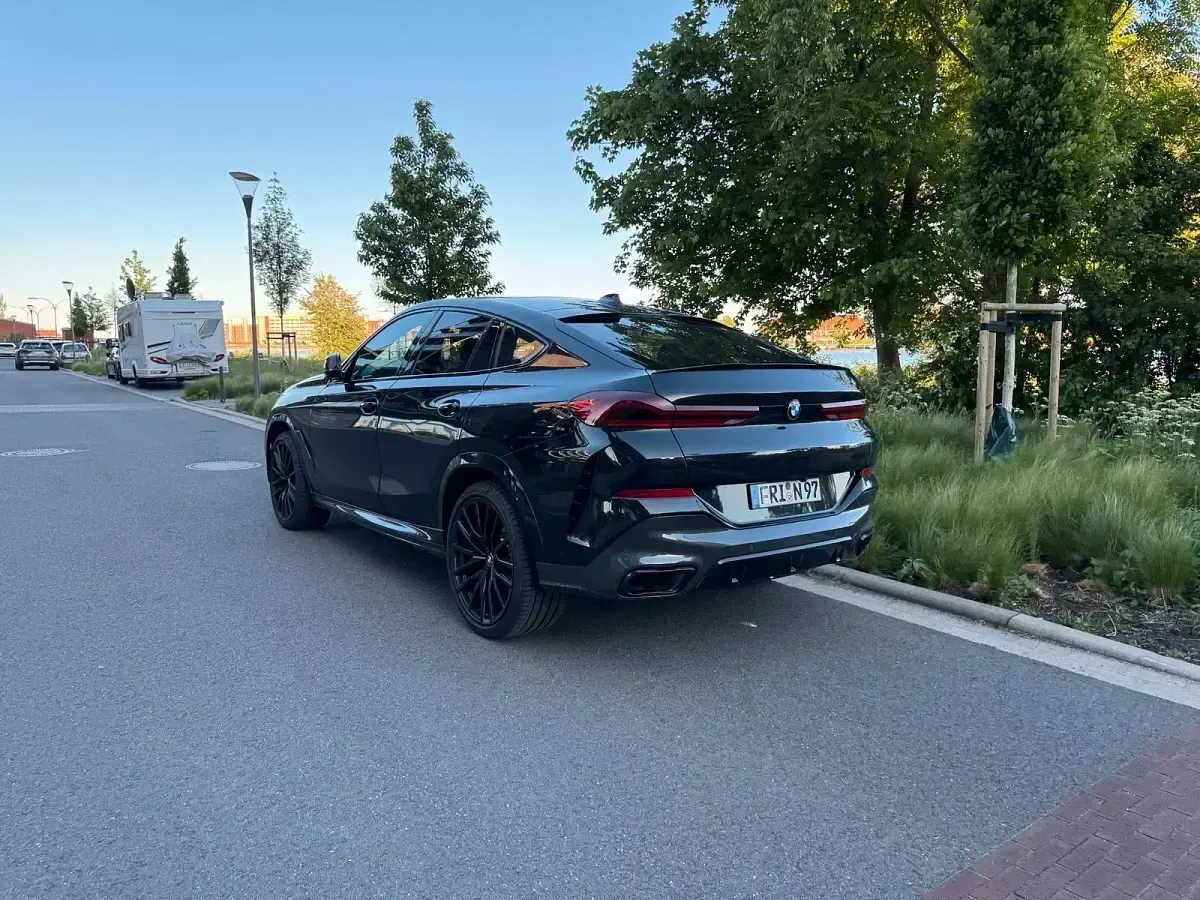 Gebraucht BMW X6 M50 530 PS (389 kW) 2021 Schwarz SUV