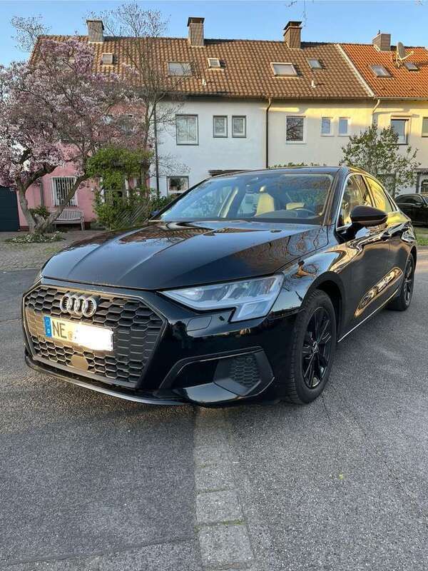Schwarz Gebraucht 2020 Audi A3 Business Limousine | 23.490 € (Fairer Preis) - Bild 1/4