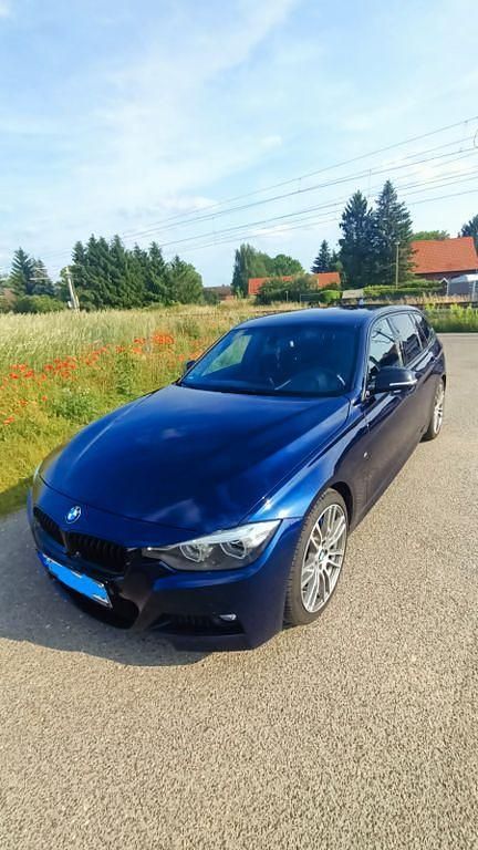 Blau Gebraucht 2018 BMW 330 Sport Line Kombi | 16.300 € (Guter Preis) - Bild 1/4