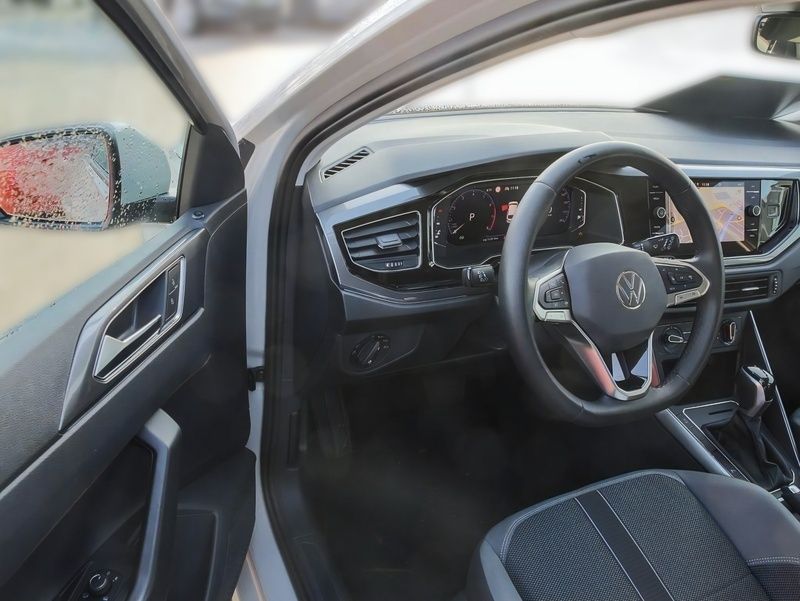 Gebraucht VW Polo Style 95 PS (69 kW) 2024 Grau Limousine