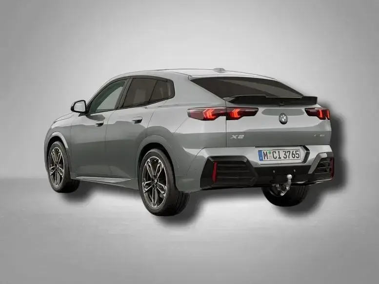 Gebraucht BMW X2 M Sport 163 PS (119 kW) 2026 Skyscraper grau metallic SUV