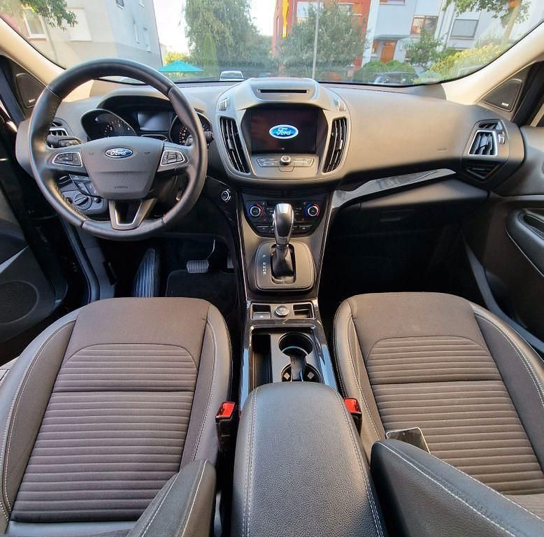Gebraucht Ford Kuga 150 PS (110 kW) 2019 SUV