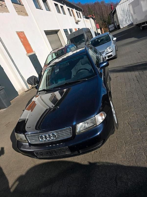 Gebraucht Audi A4 125 PS (91 kW) 1997 Blau Kombi