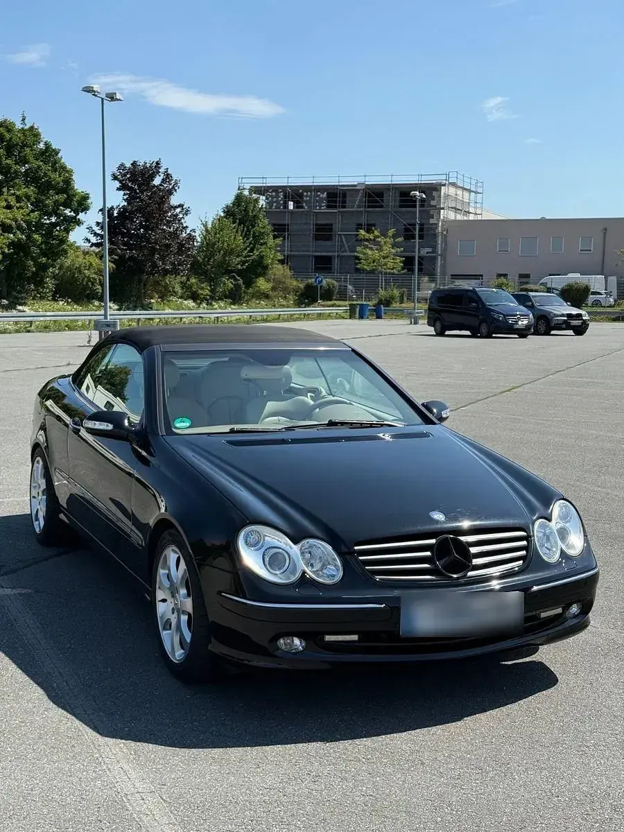 Gebraucht Mercedes CLK320 Elegance 218 PS (160 kW) 2003 Schwarz Cabrio