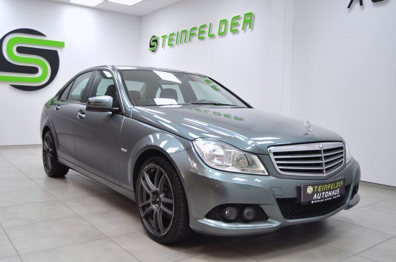 Grau Gebraucht 2011 Mercedes C200 Limousine | 7.490 € (Guter Preis) - Bild 1/4