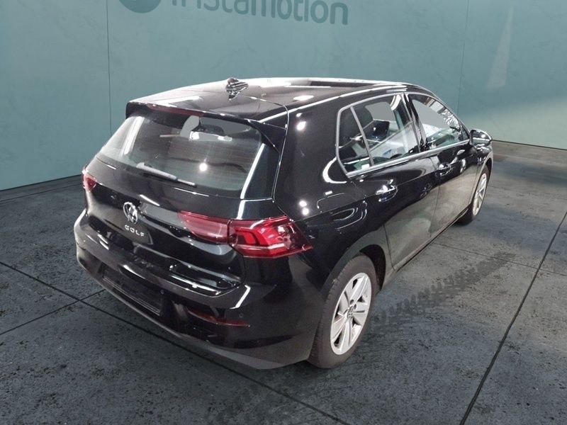 Schwarz Gebraucht 2024 VW Golf VIII Life Limousine | 25.475 € (Fairer Preis) - Bild 1/3