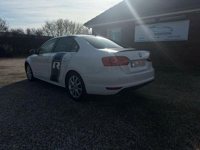 Gebraucht VW Jetta Highline 160 PS (117 kW) 2011 Weiß Limousine