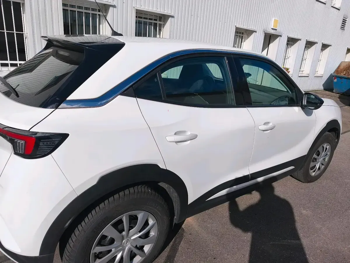 Usata Opel Mokka 101 CV (74 kW) 2021 Bianco SUV