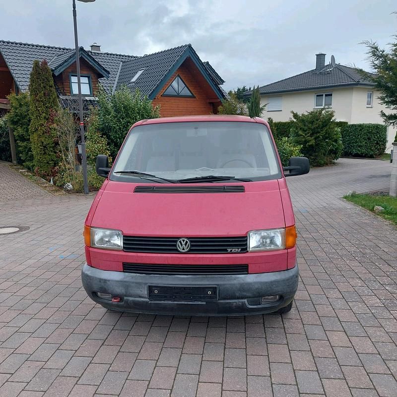 Second-hand VW Transporter 102 CP (75 kW) 2001 Roșu Van